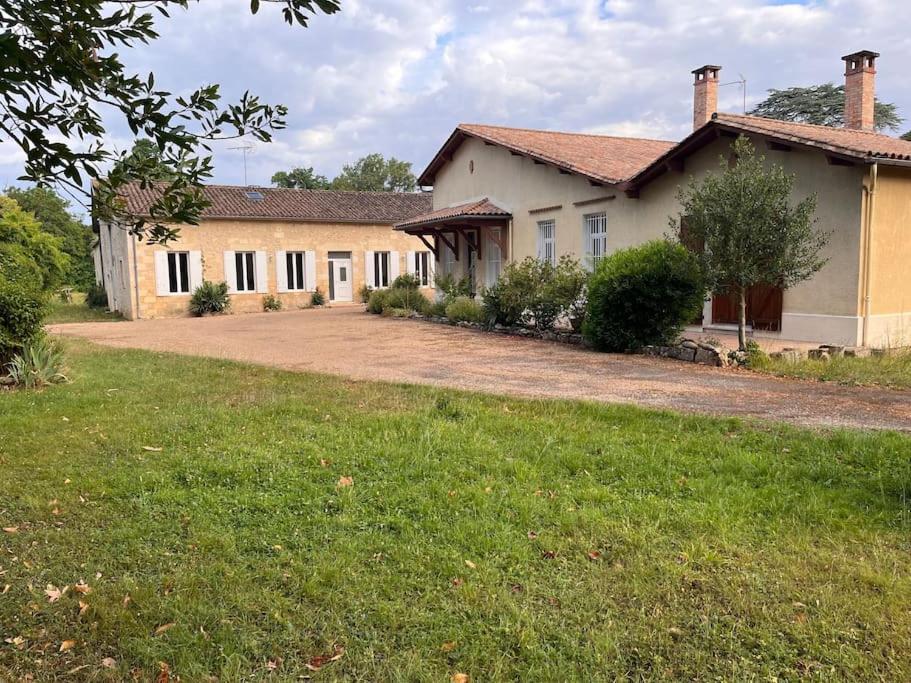 ancien chai rénové dans un parc clos de 3 hectares Lamothe-Montravel Extérieur photo