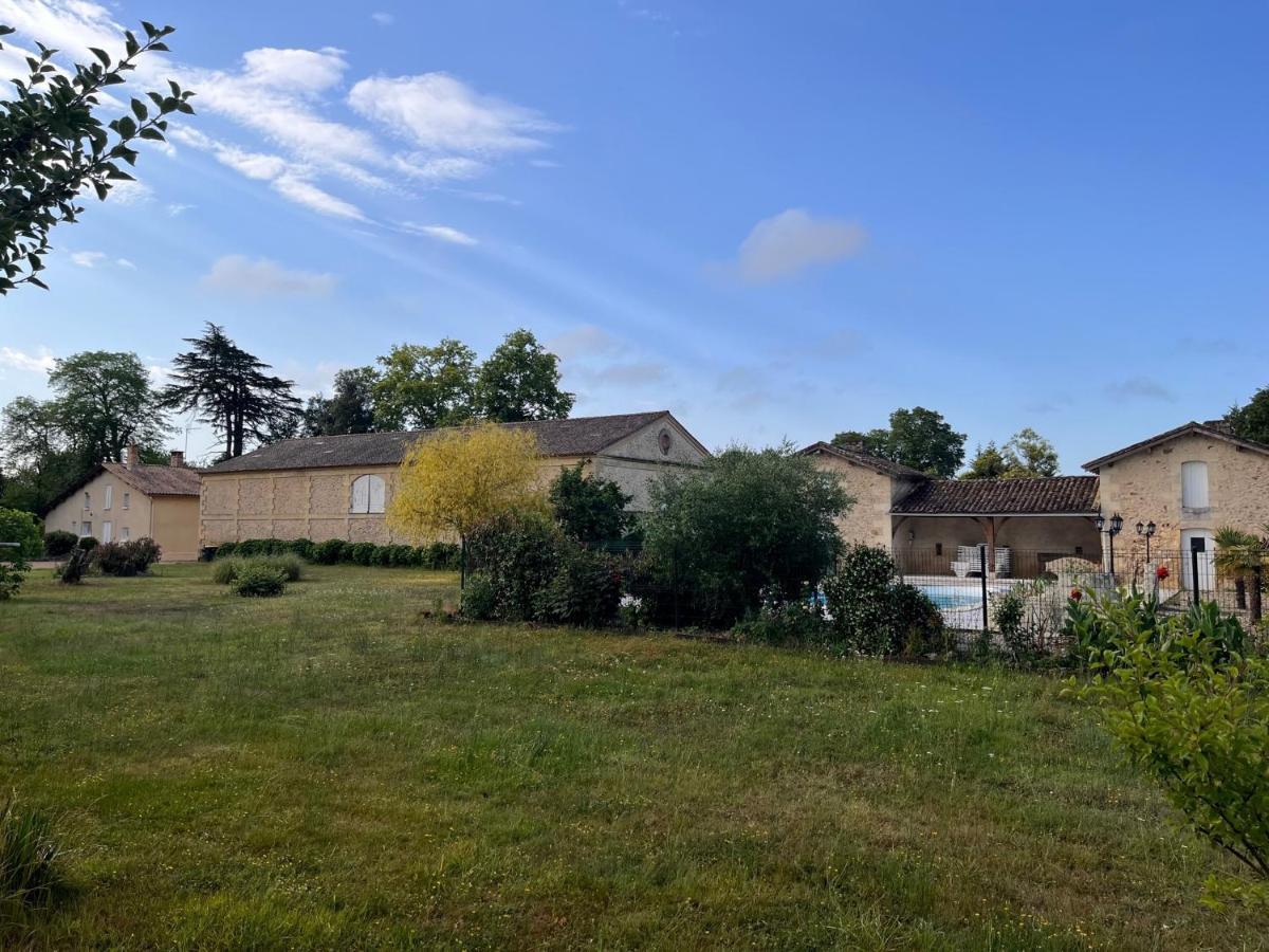 ancien chai rénové dans un parc clos de 3 hectares Lamothe-Montravel Extérieur photo
